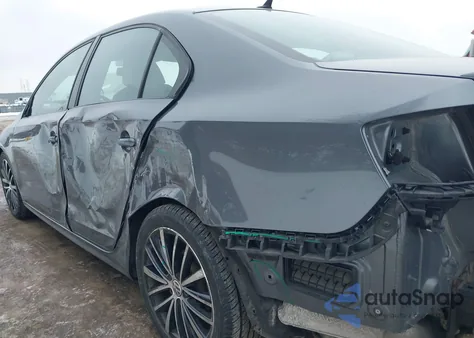 2016 Volkswagen Jetta 1.8T Sport z USA, uszkodzony, nr VIN 3VWD17AJ8GM272184